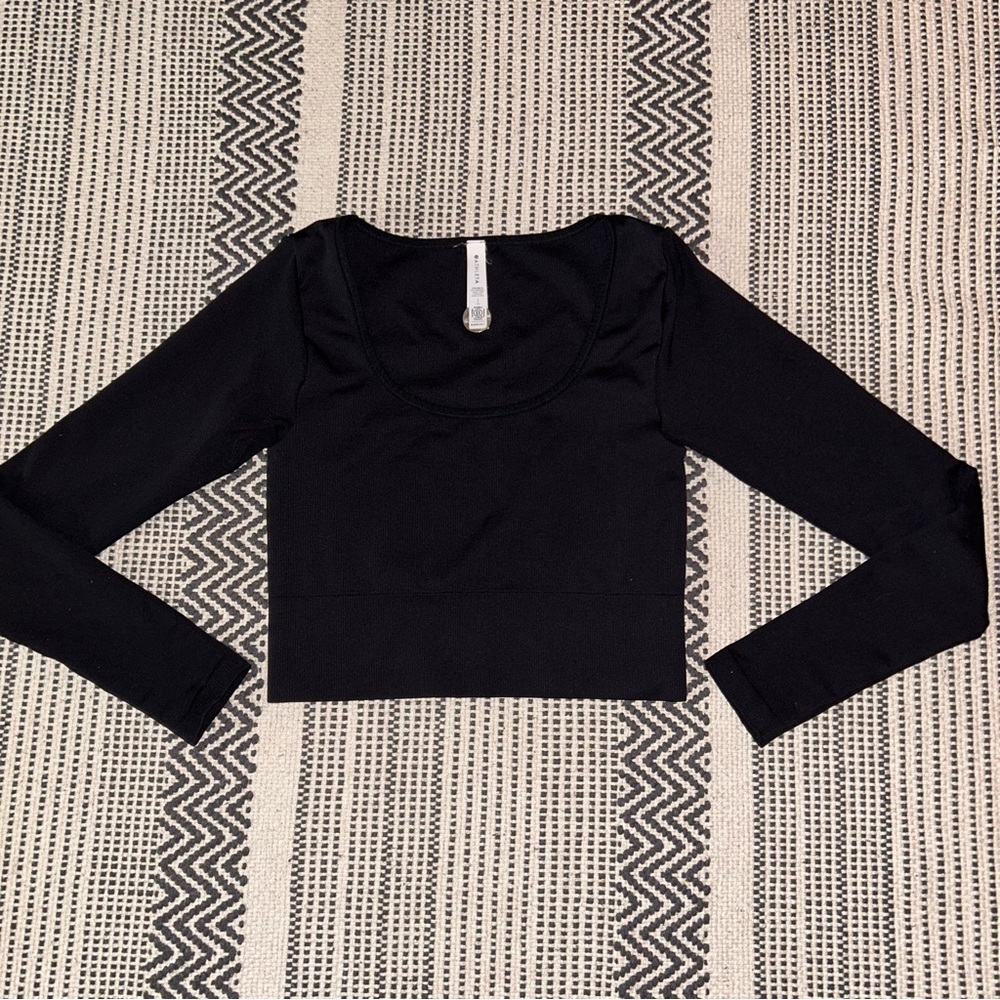 Athleta Black Long Sleeve Crop Top